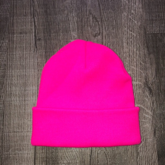 Bright pink toque Clearance